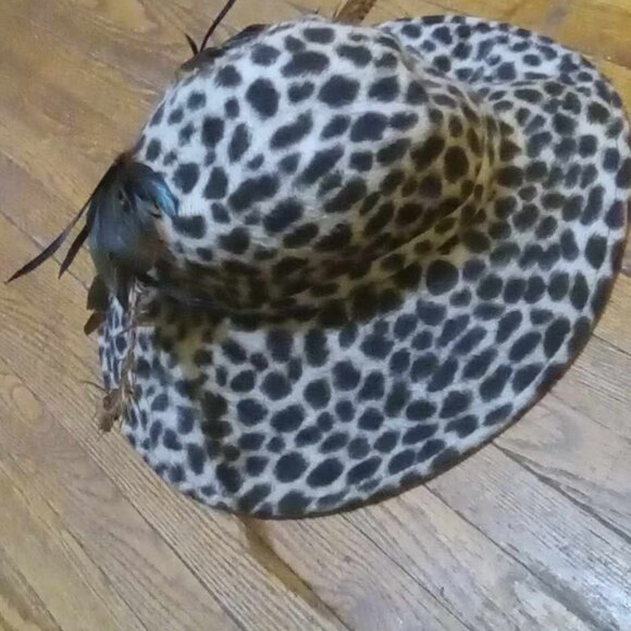 1970s Vintage Italian Luxury 100%Rabbit Felt Hat with Feathers! Luca Della Rocca - Picture 8 of 8